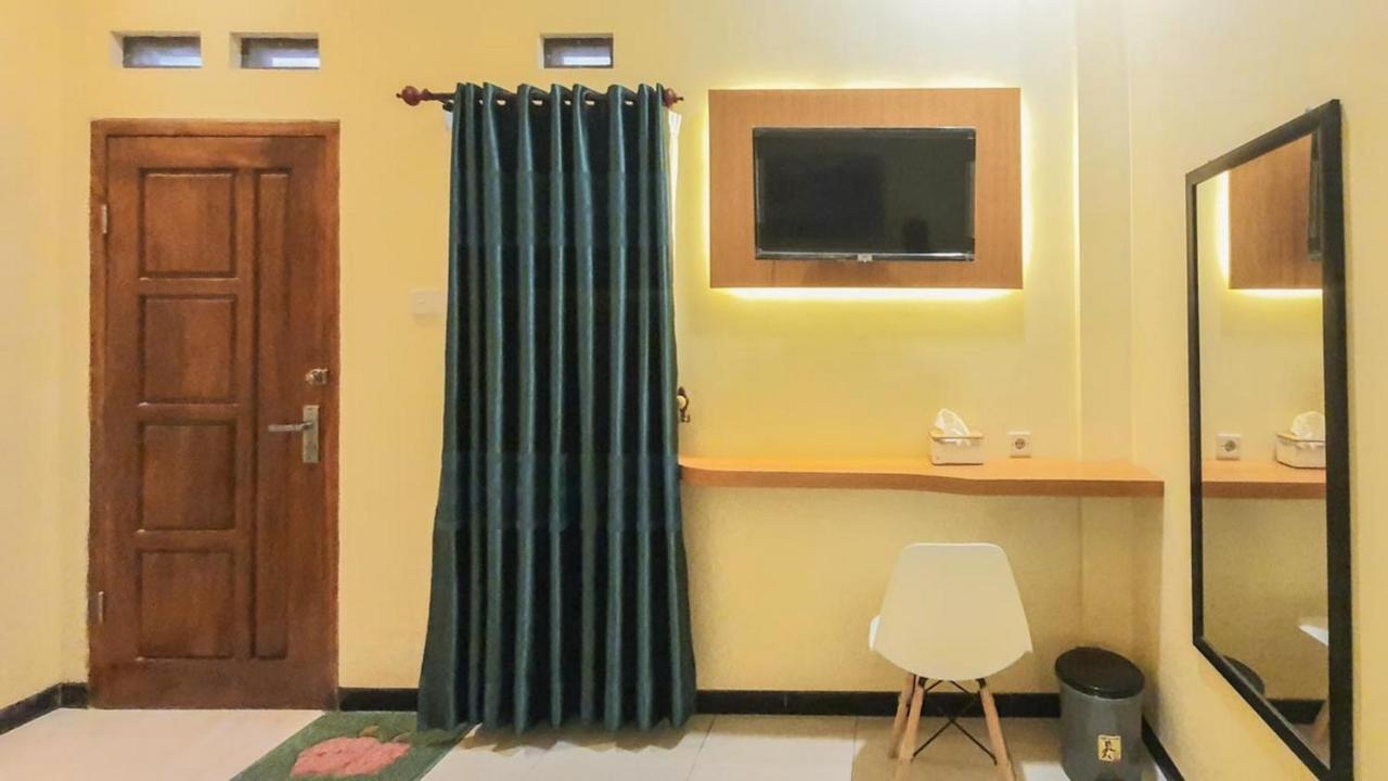 Urbanview Hotel Sakura Kampung Inggris Pare By Reddoorz 외부 사진