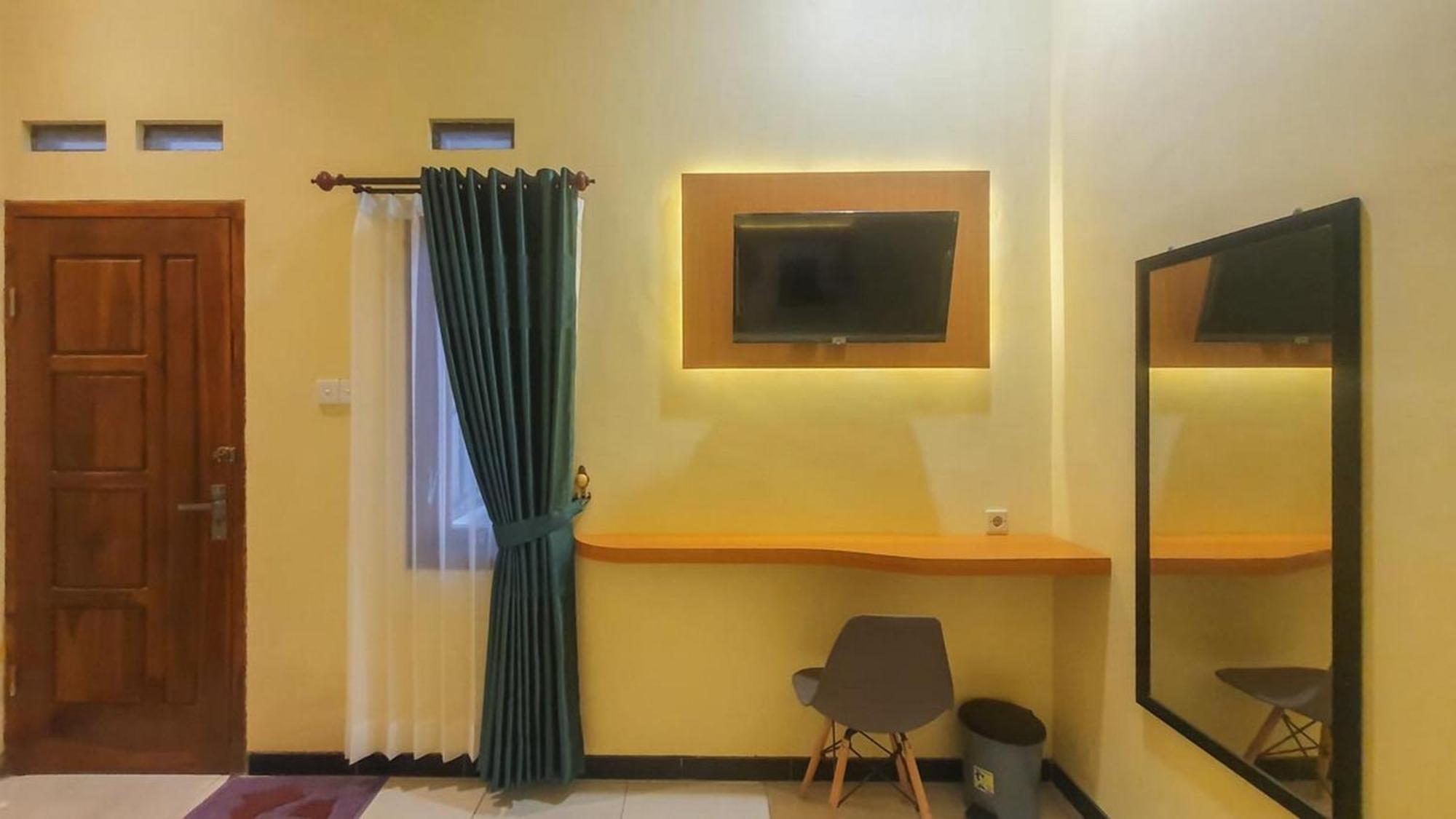 Urbanview Hotel Sakura Kampung Inggris Pare By Reddoorz 외부 사진