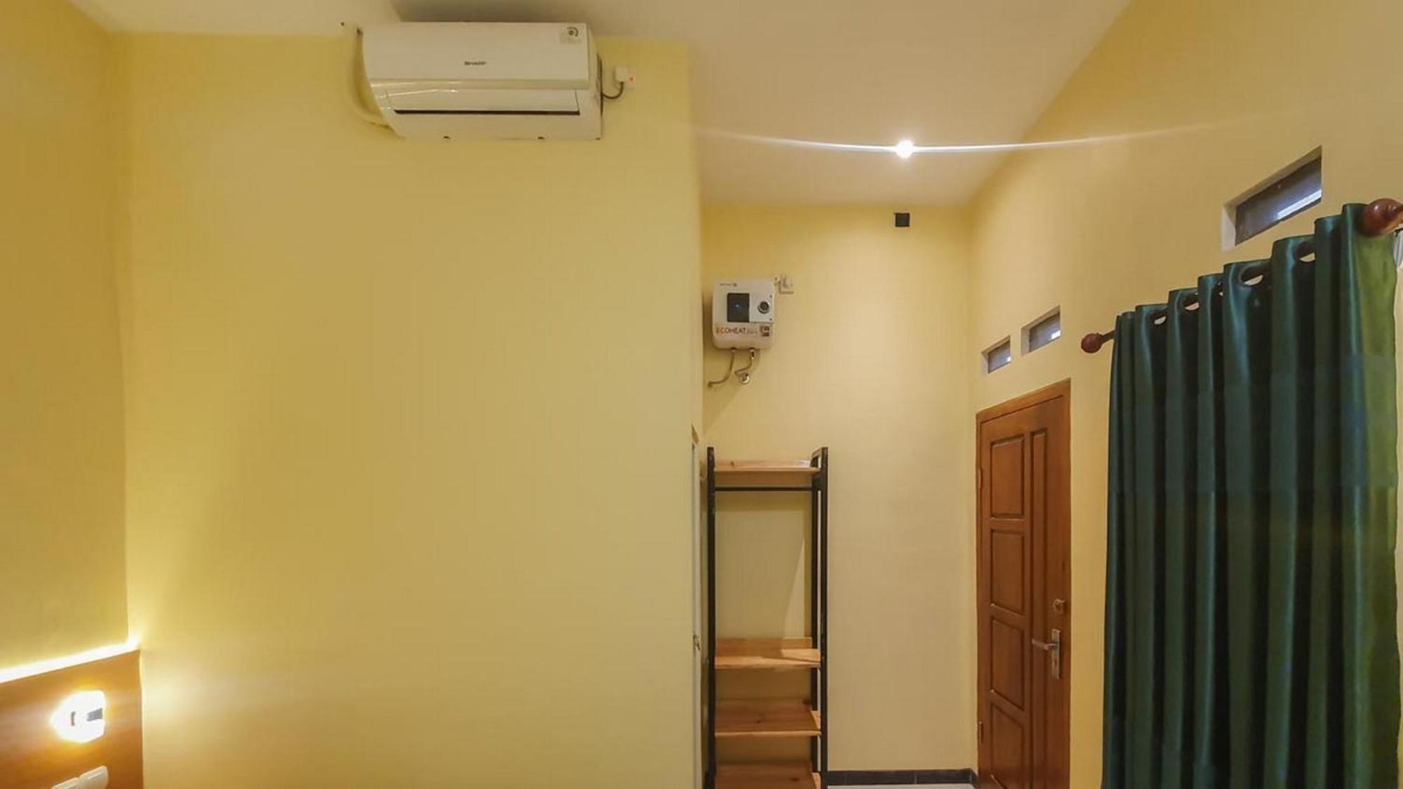 Urbanview Hotel Sakura Kampung Inggris Pare By Reddoorz 외부 사진